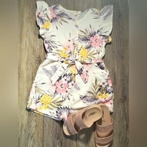 Jessica Simpson girl's off-white, yellow, pink tropical shorts romper Size 5/6